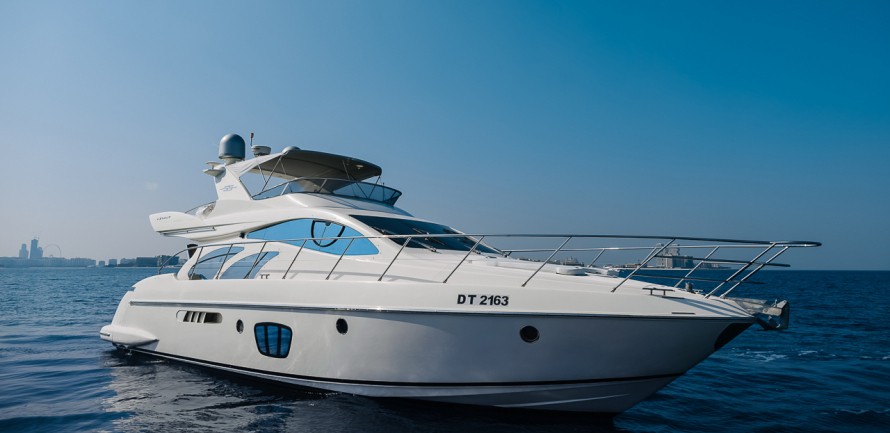 Azimut 8ofUS 55 pieds - location de yacht pour fête d'anniversaire à Dubai