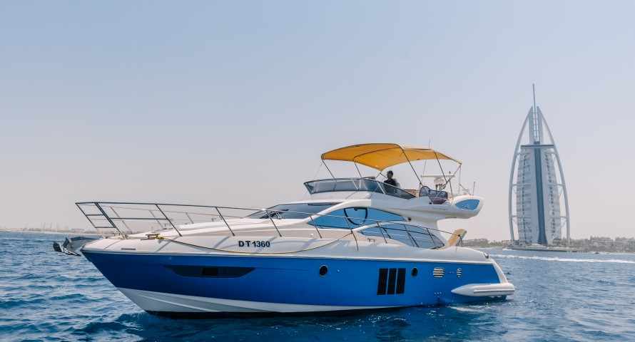 Yacht compact Azimut No Regrets 48 pieds Dubai - jusqu'à 12 personnes location