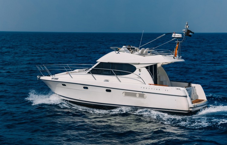 Jeanneau Prestige 32ft erschwingliches romantisches Yacht-Dinner Dubai