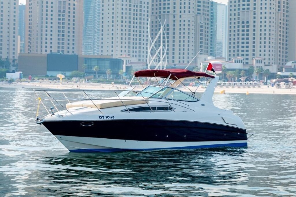 Regal 33ft romantisches Yacht-Dinner Dubai - intime Candlelight-Kreuzfahrt für Paare