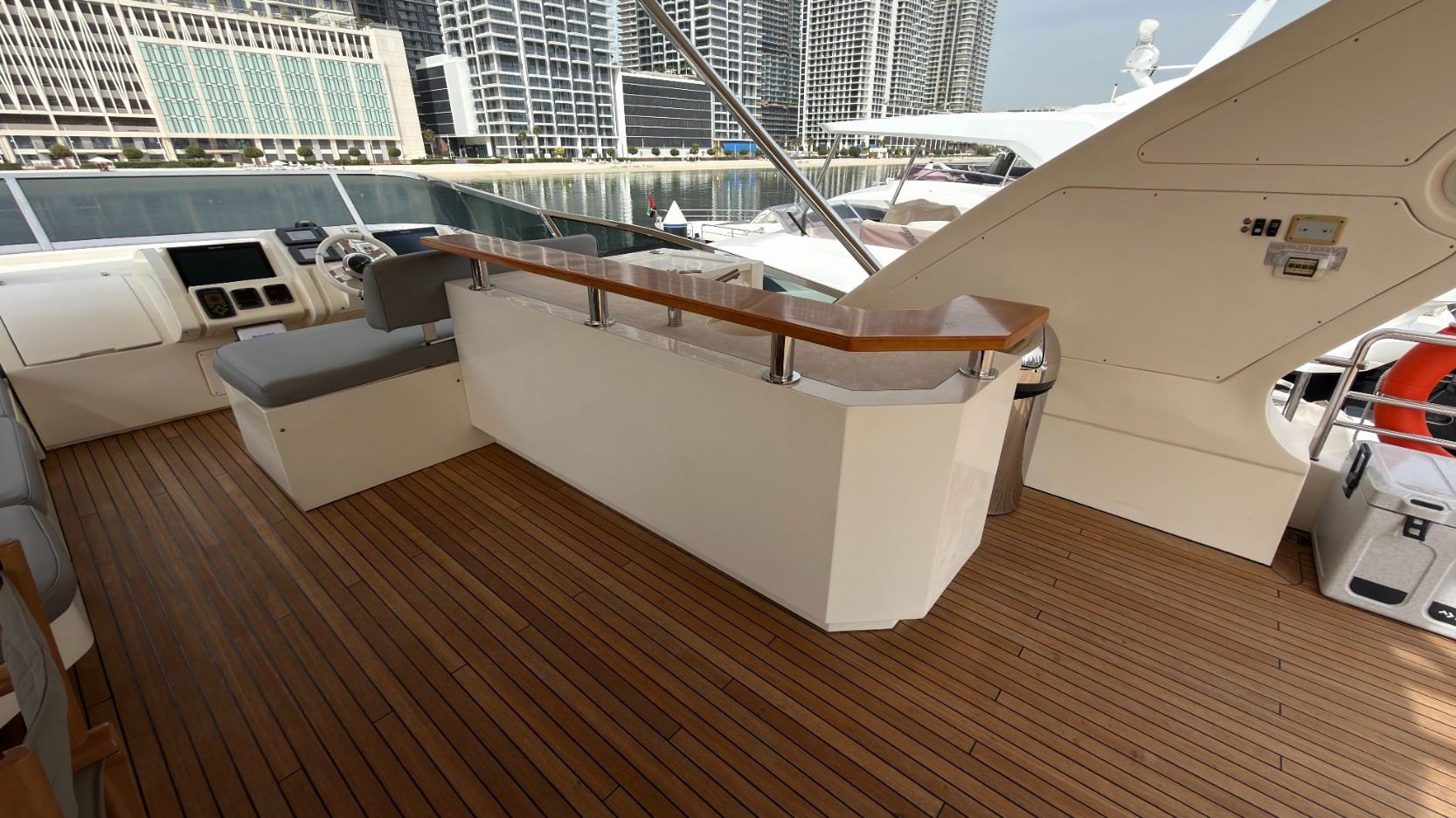 Azimut Satisfaction yacht, image 16