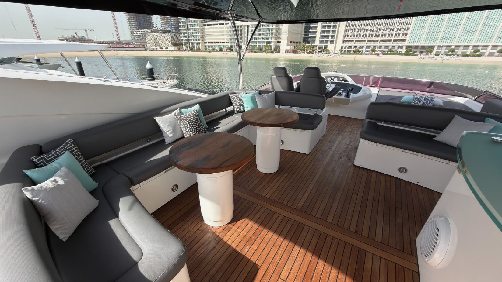 Sunseeker Aarna yacht, image 2