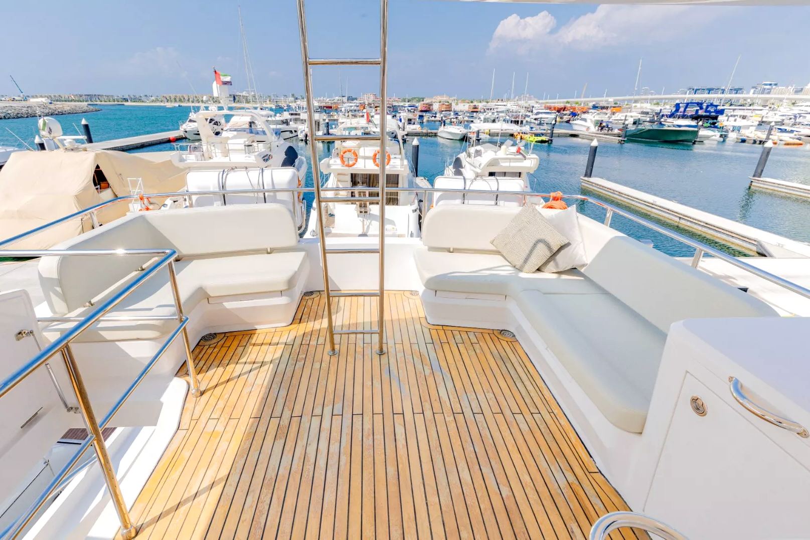 Sky Walker Reno yacht, image 9