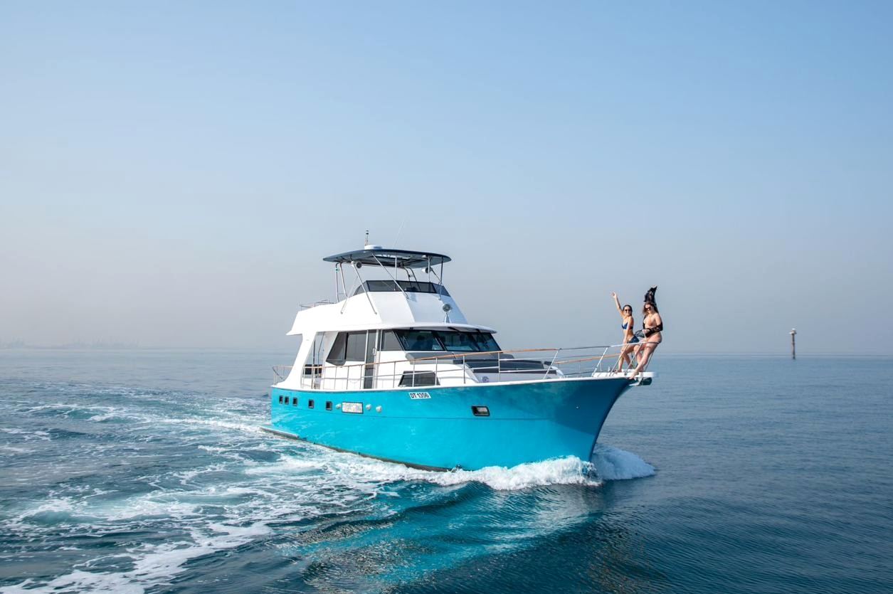 Vogue Hatteras yacht, image 3