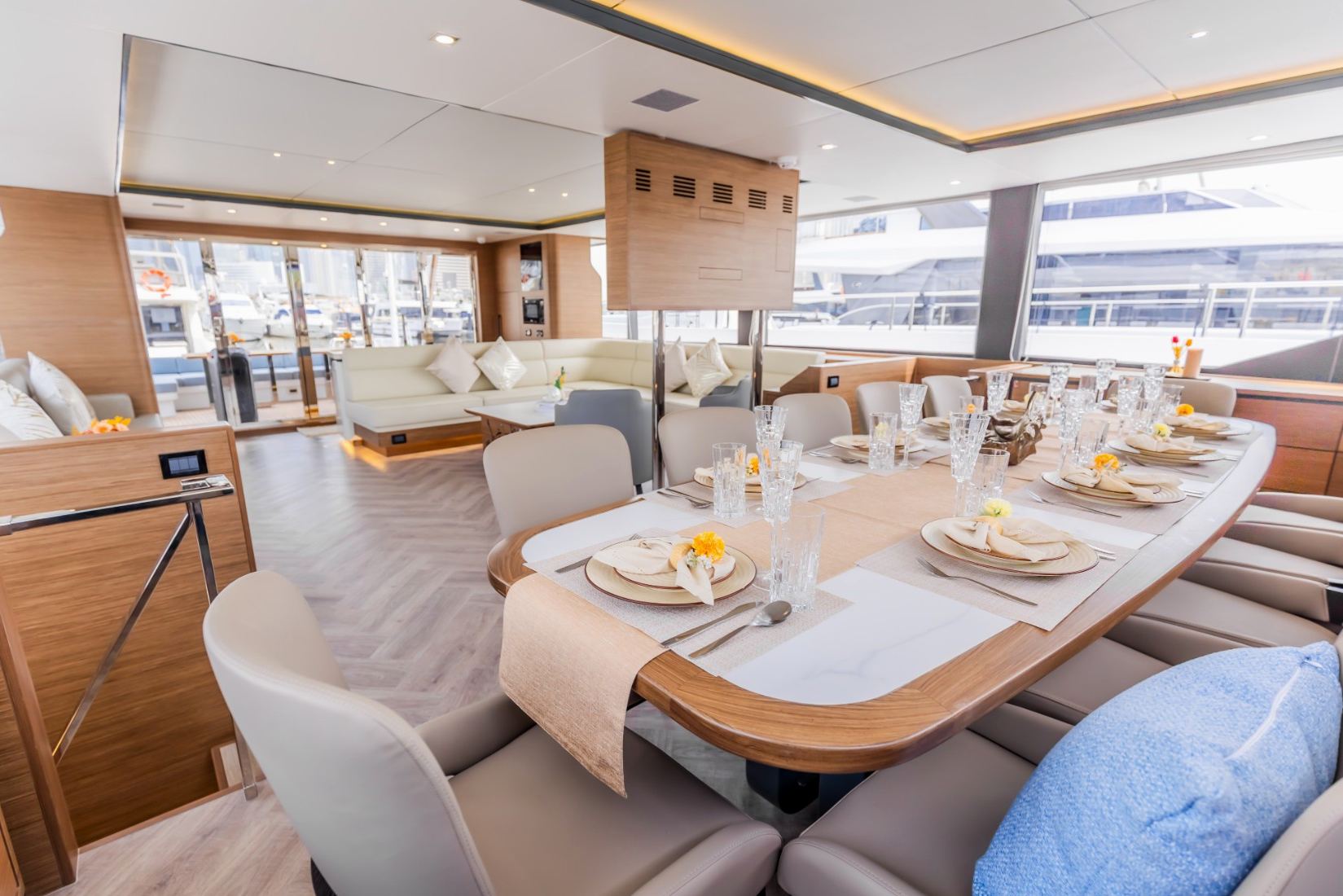 Sky Walker Aquila yacht, image 5