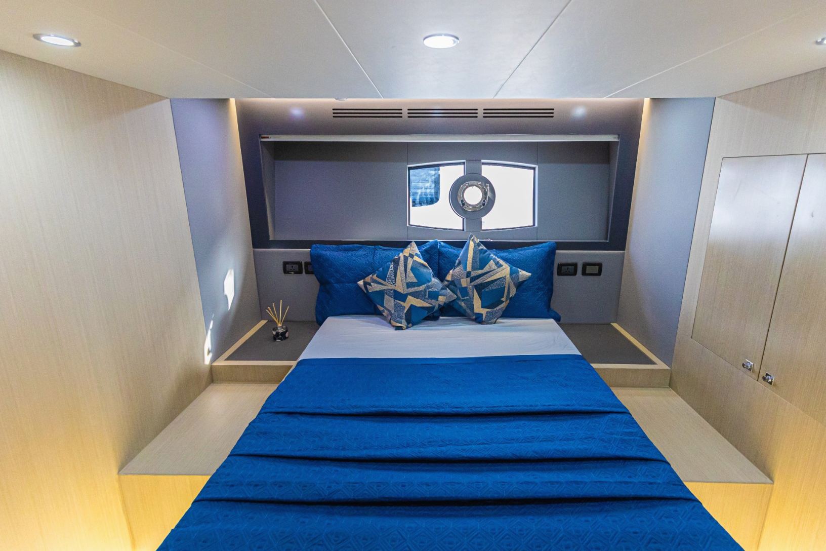 Sky Walker Axa yacht, image 8