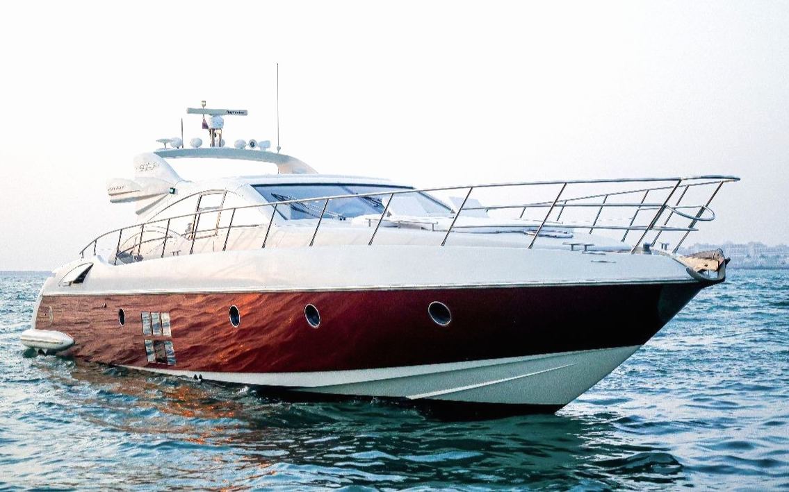 Azimut Sura in Dubai, 68 ft