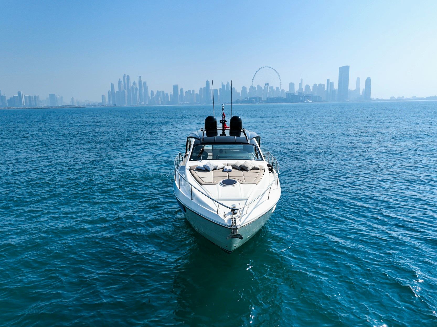 Pershing 5X Pearl White yacht, image 6