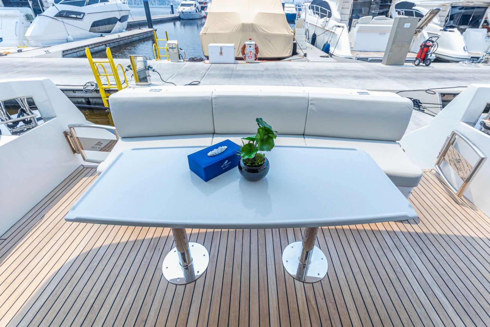 Sky Walker Lee yacht, image 14