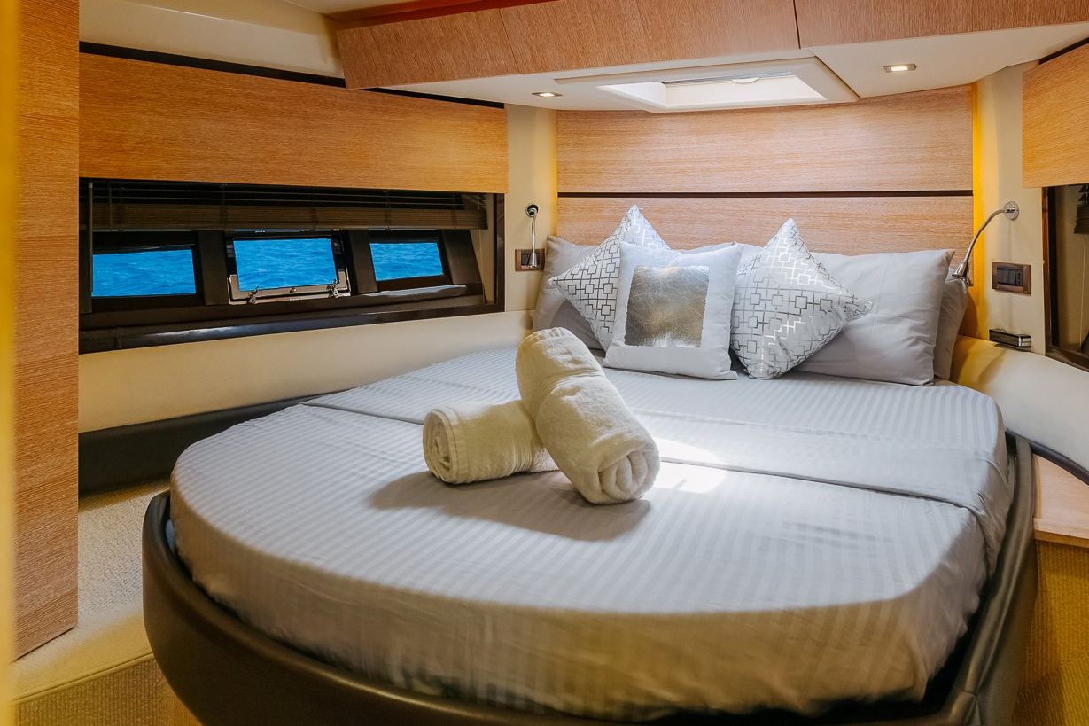 Azimut No Regrets yacht, image 5