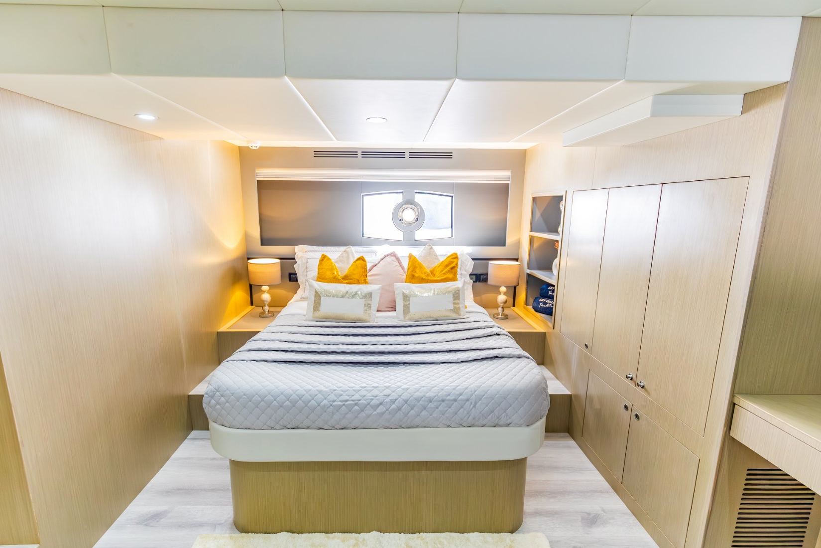 Sky Walker Kio yacht, image 10