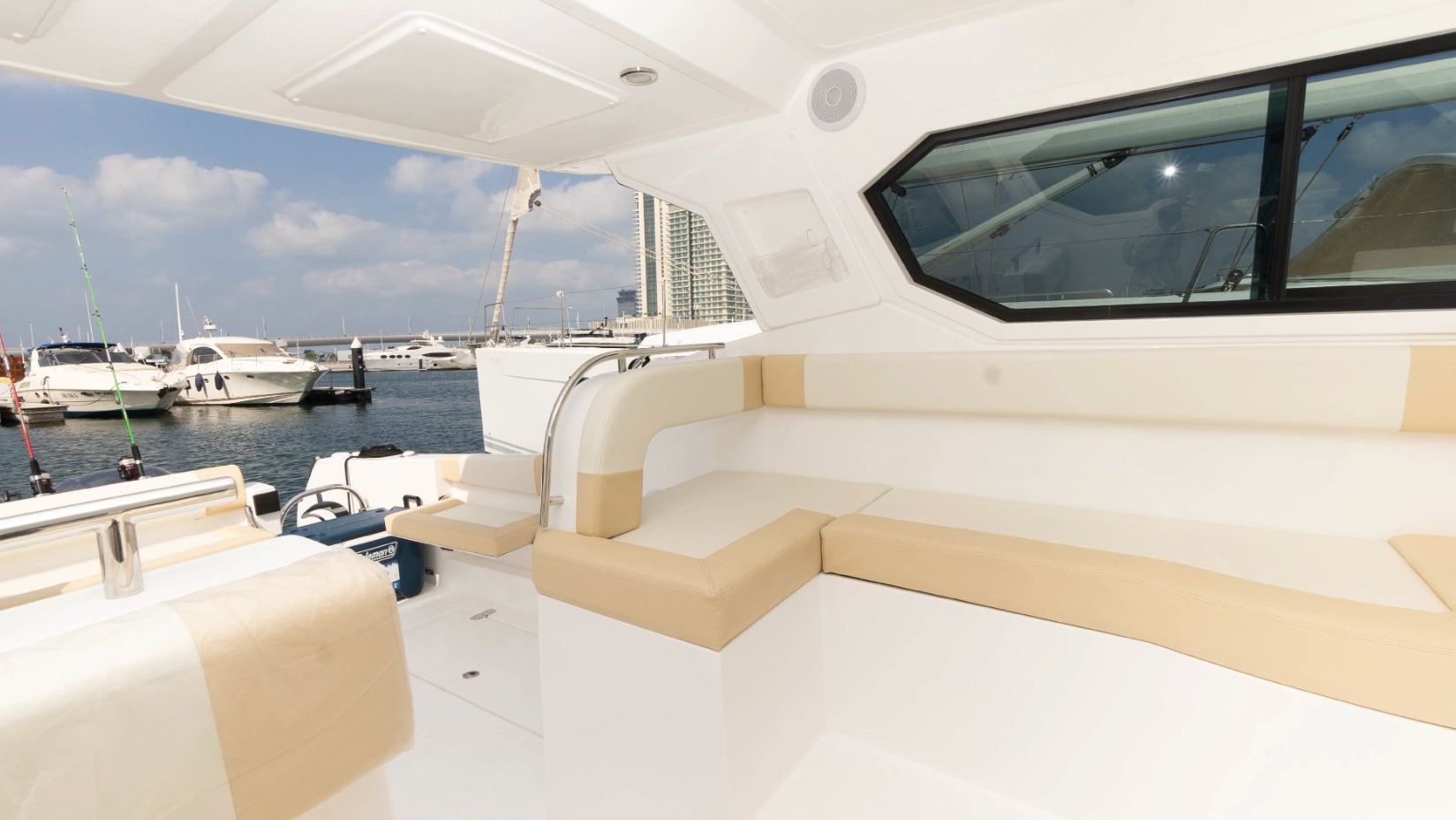 Silver Craft Storm yacht, image 2