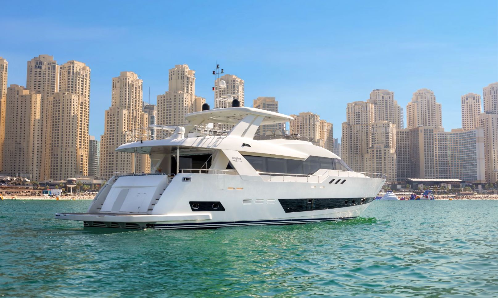 Sky Walker Caliente yacht, image 6
