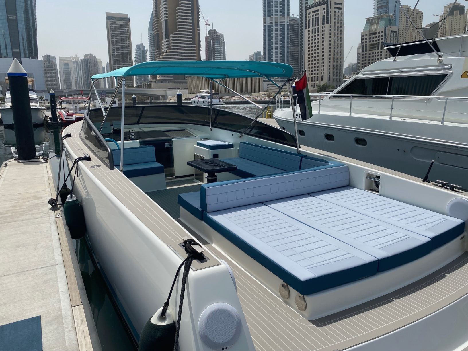 Van Dutch Connect yacht, image 2