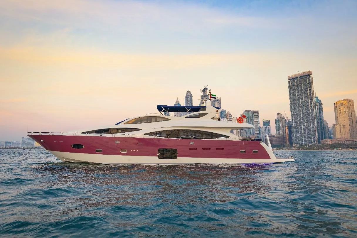 Sky Walker Kona yacht, image 4