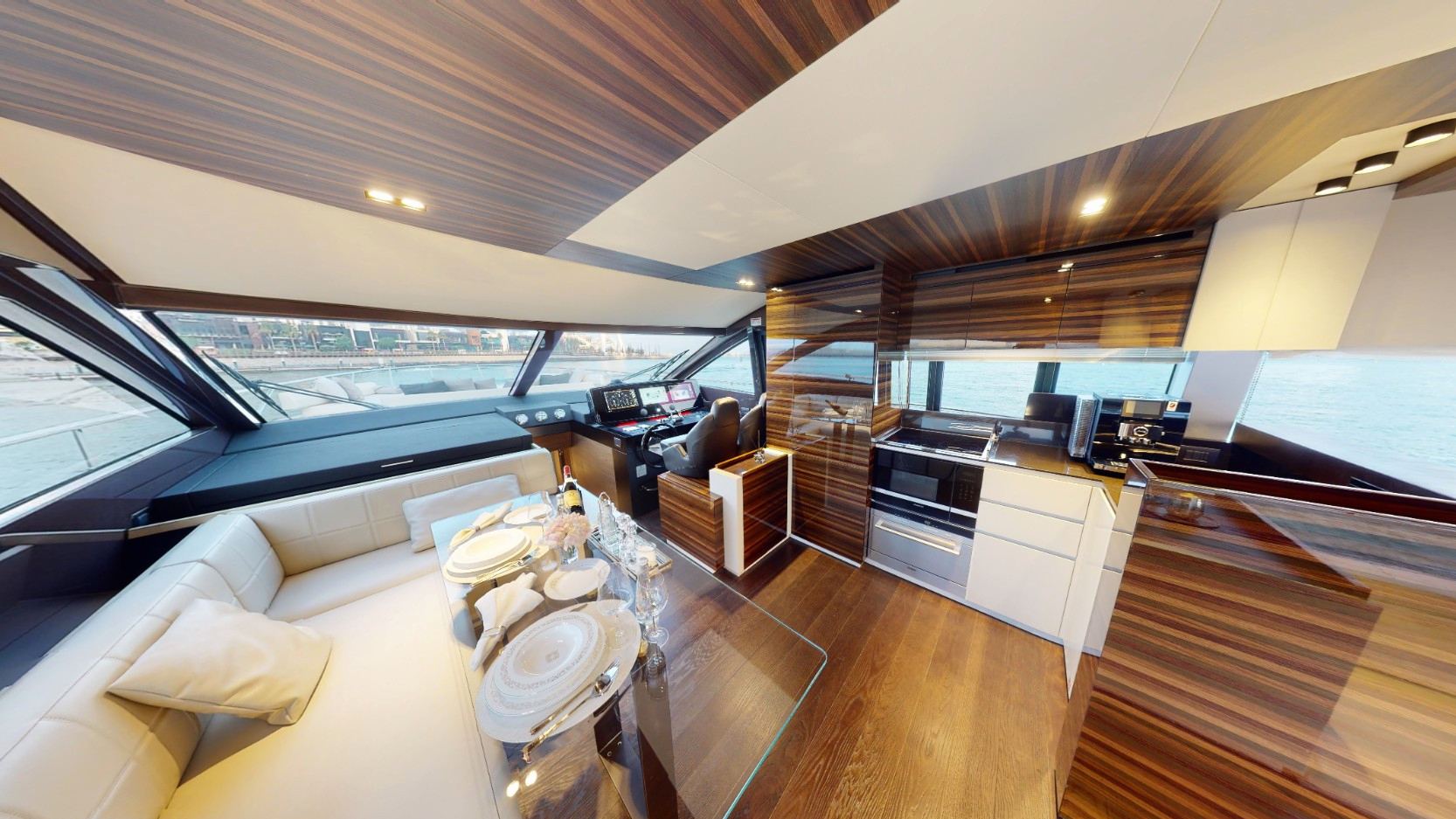 Ferretti 67 ft yacht, image 2