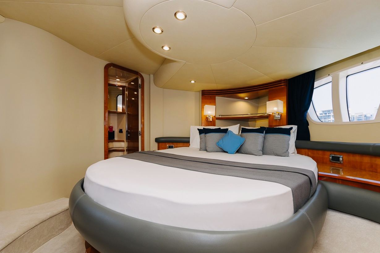 Azimut 8ofUs yacht, image 3