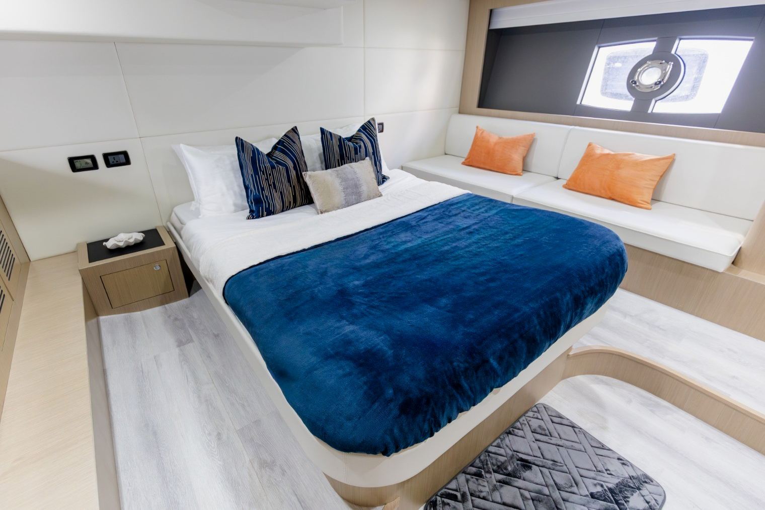 Sky Walker Ace yacht, image 10