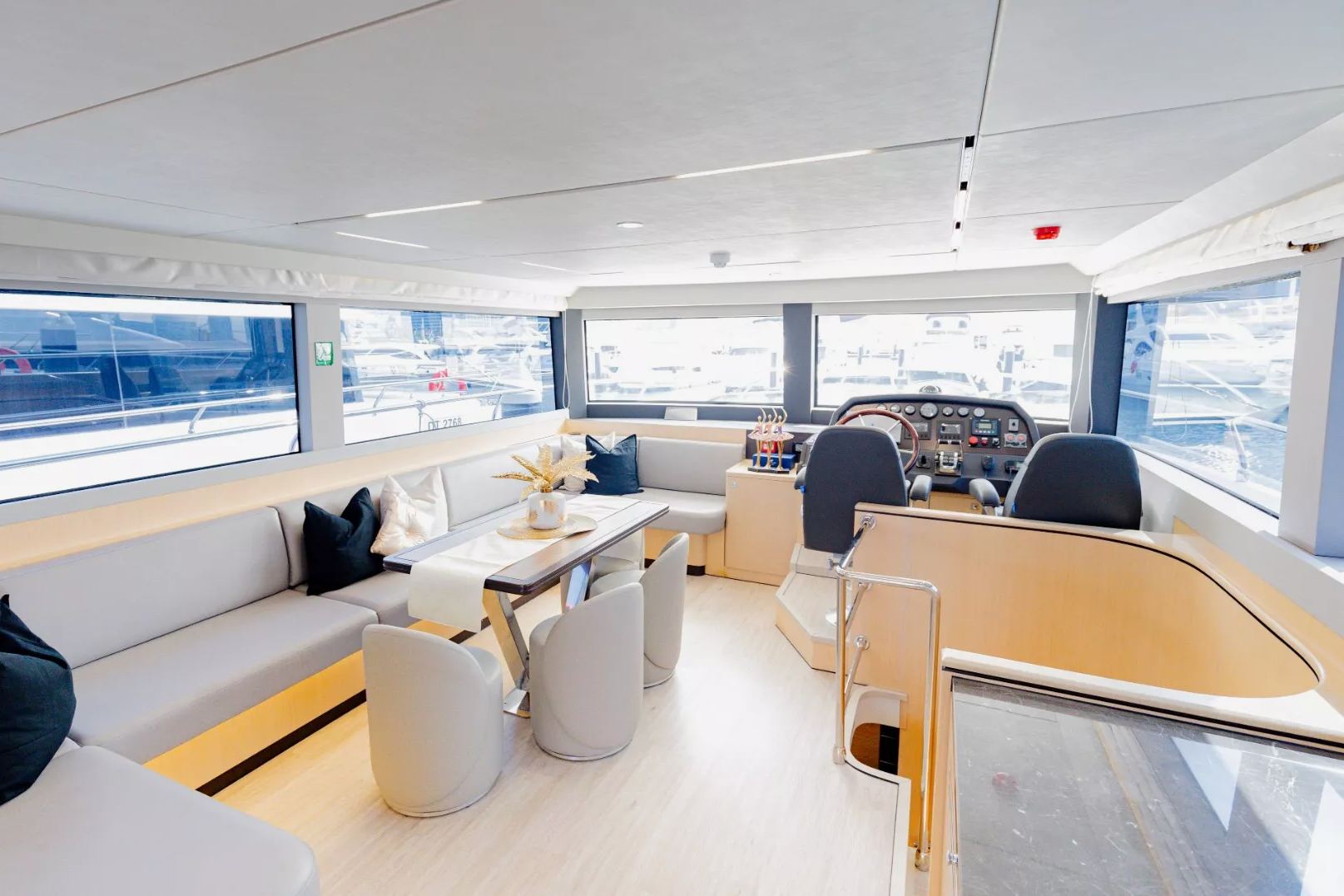Sky Walker Reno yacht, image 5