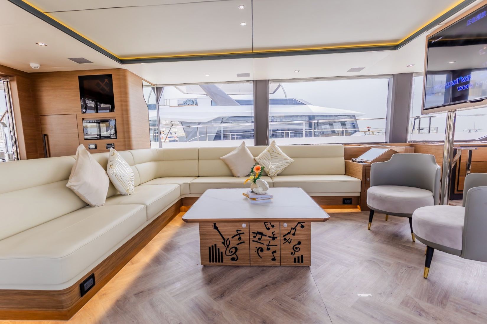 Sky Walker Aquila yacht, image 12