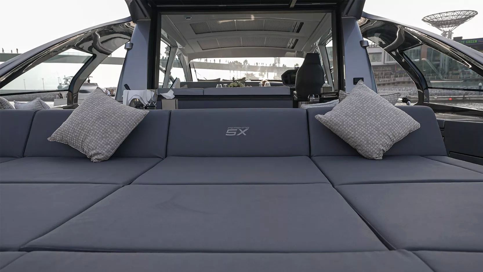 Pershing 5X Shark Grey yacht, image 2