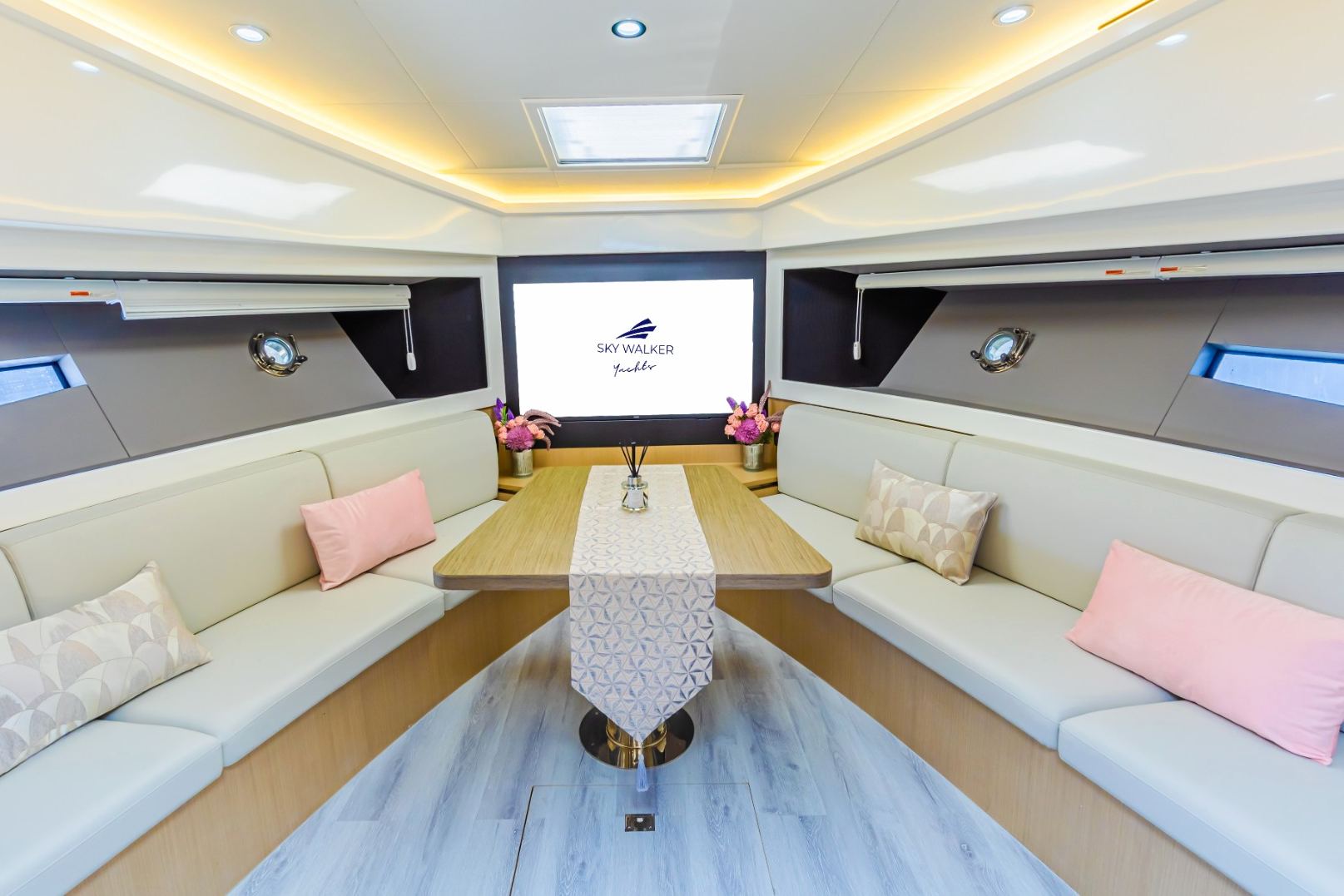 Sky Walker Fin yacht, image 4