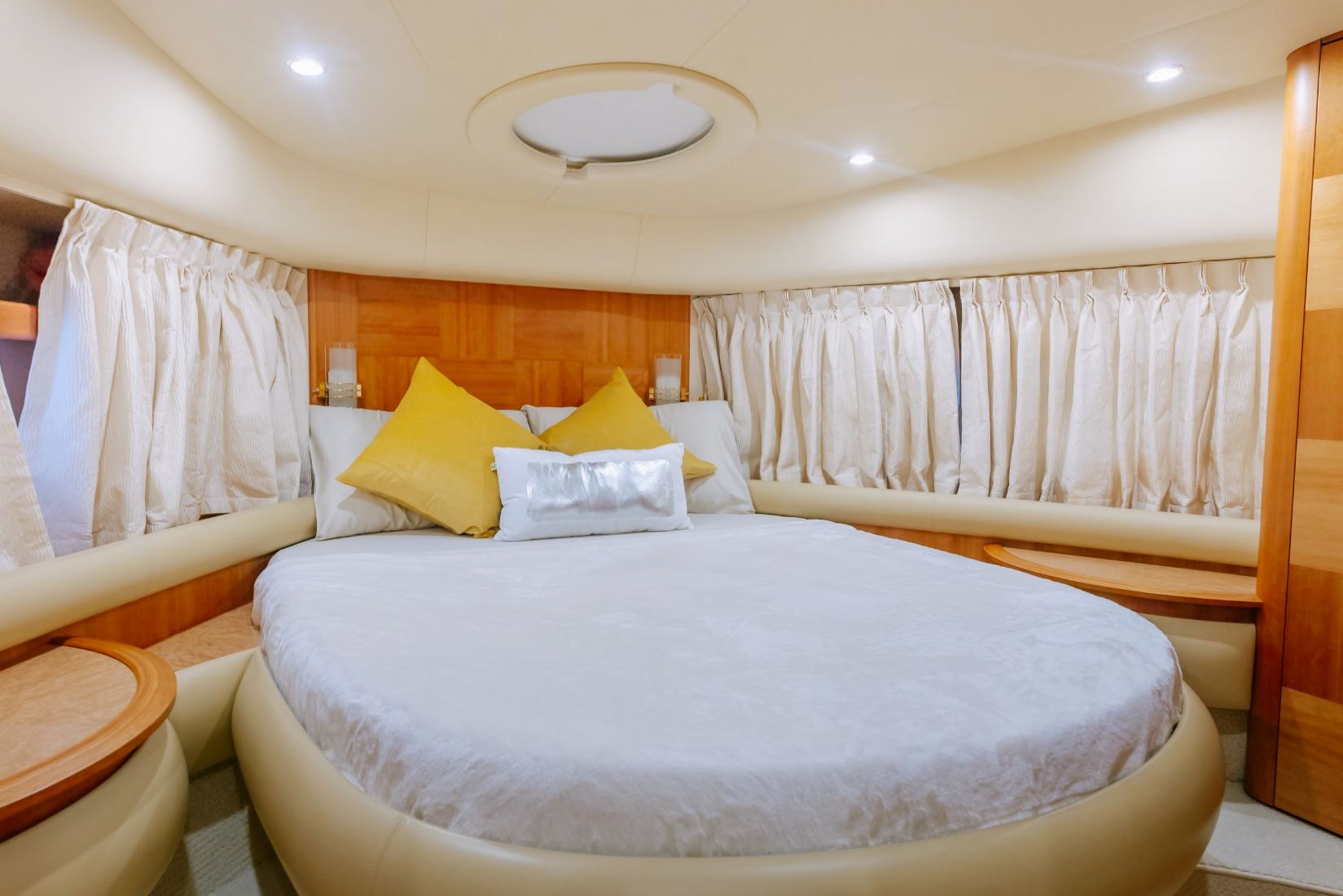 Azimut White Pearl yacht, image 4