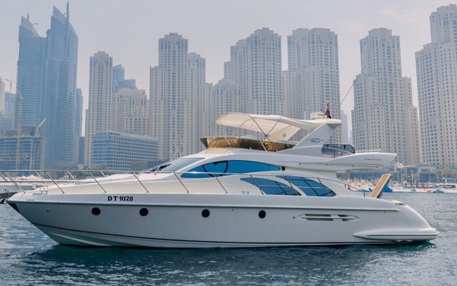 Azimut Monica – 50 Fuß