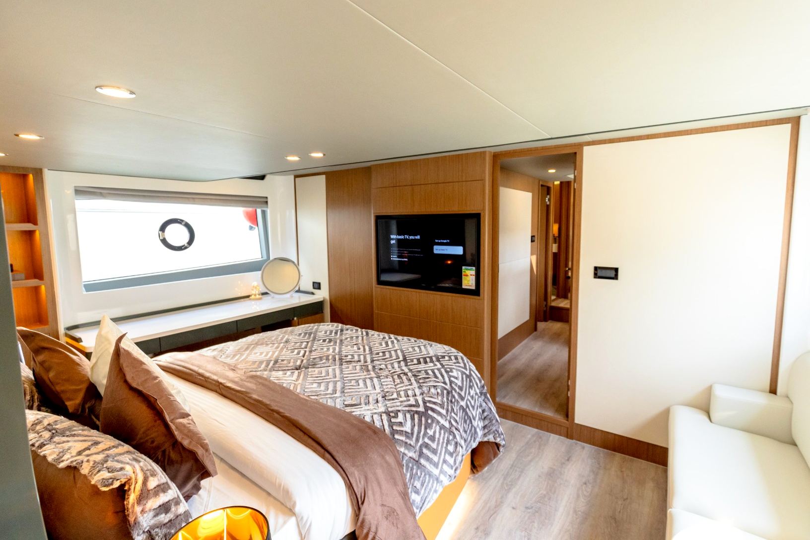Sky Walker Amie X63 Sport yacht, image 8