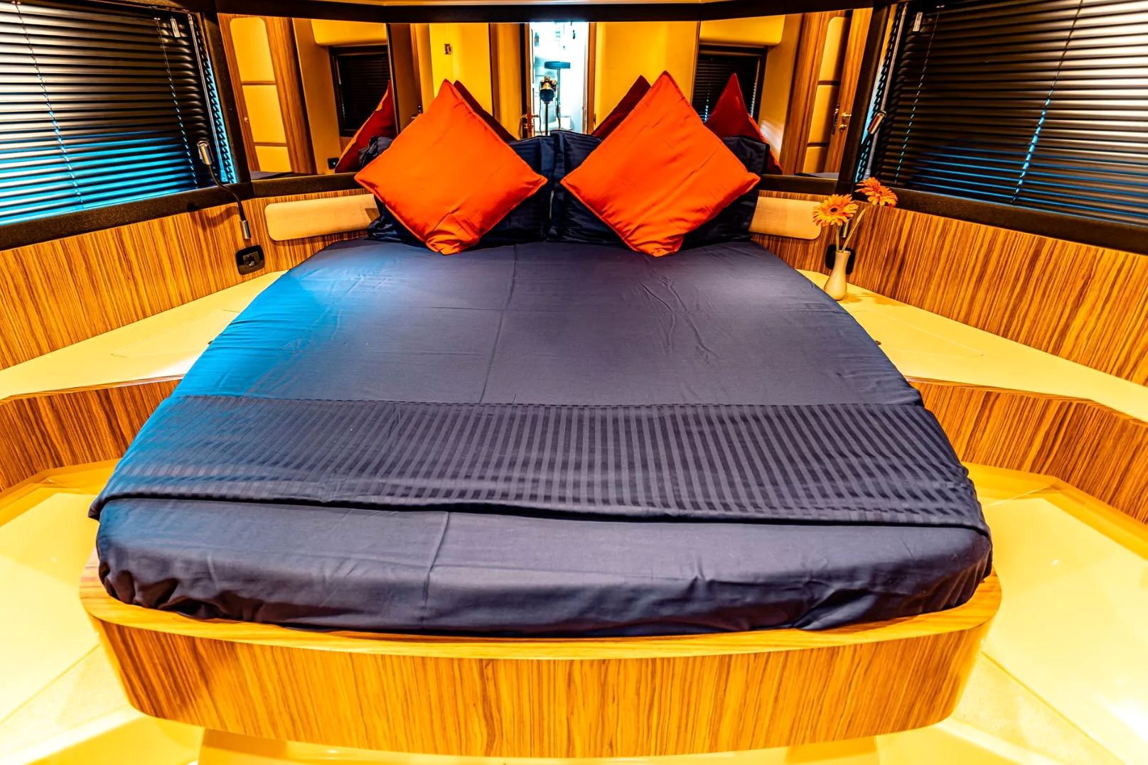 Azimut Magellano 43 ft yacht, image 9