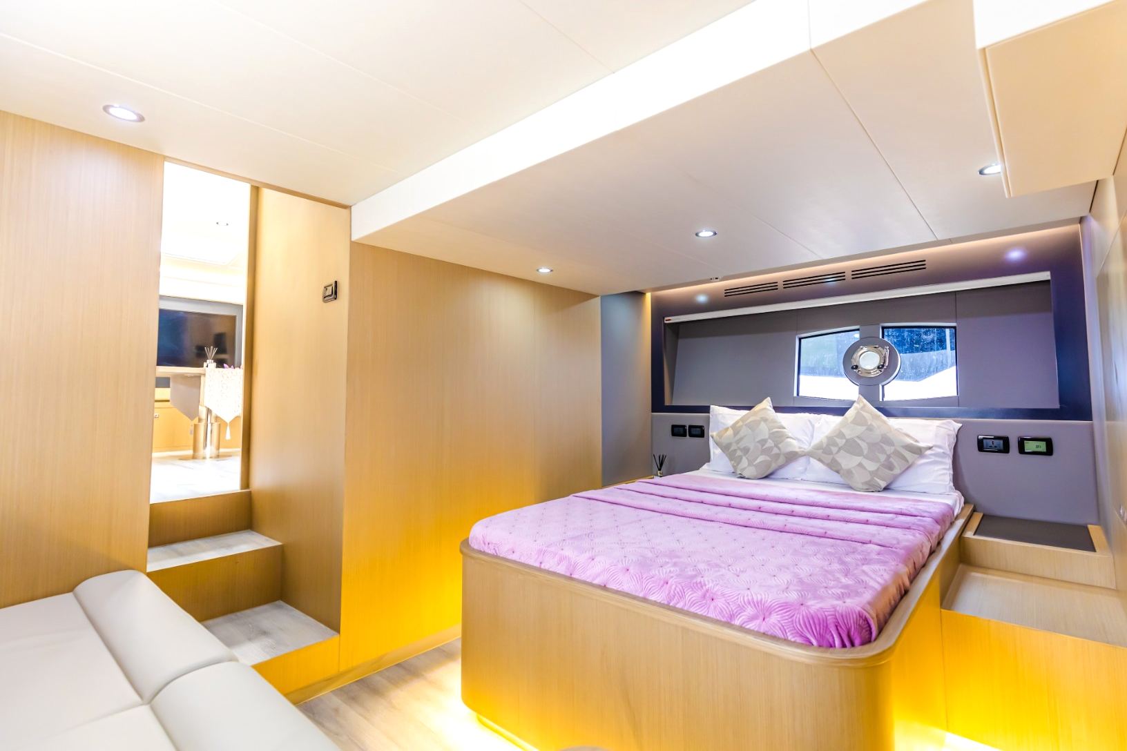 Sky Walker Fin yacht, image 12