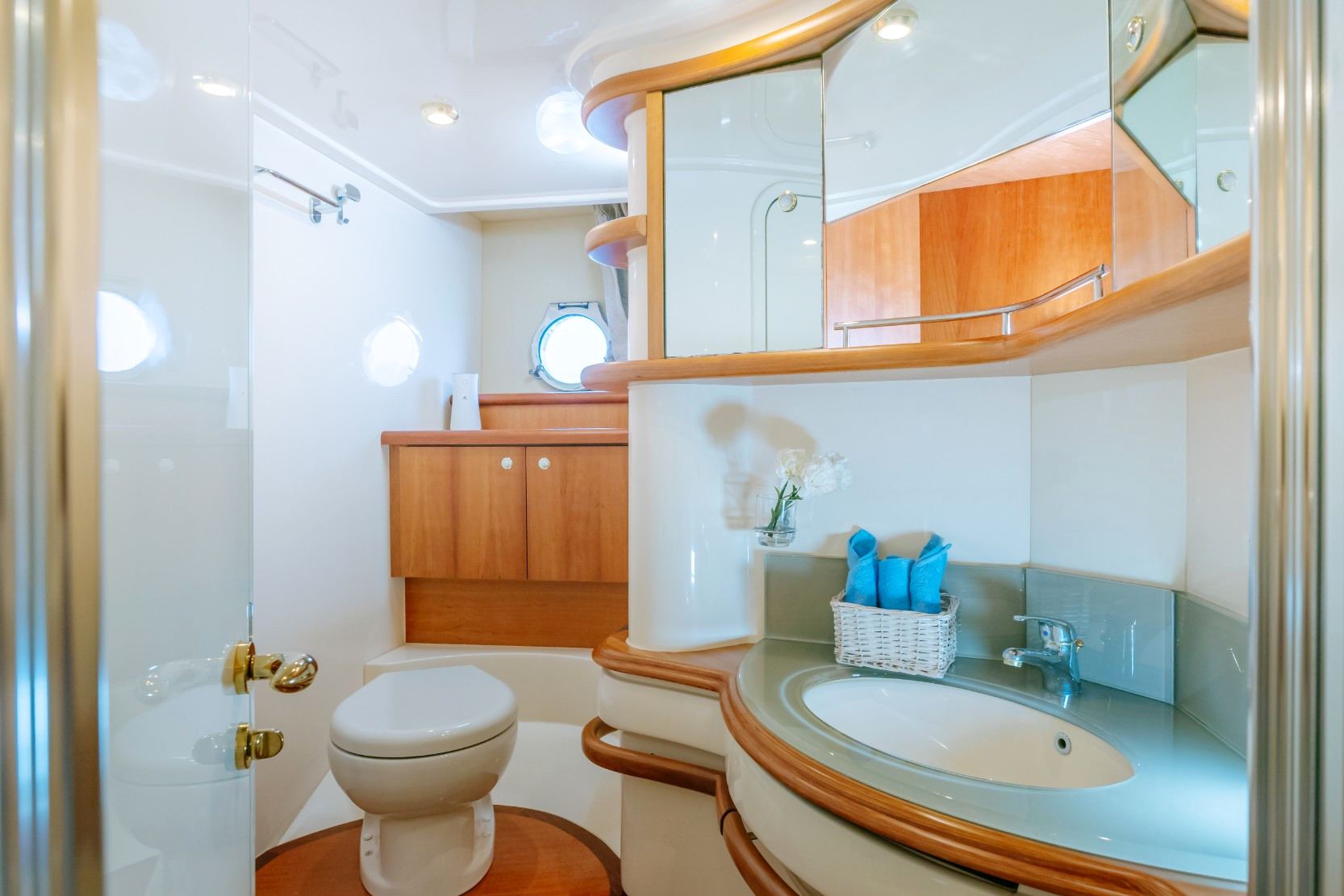 Azimut White Pearl yacht, image 10