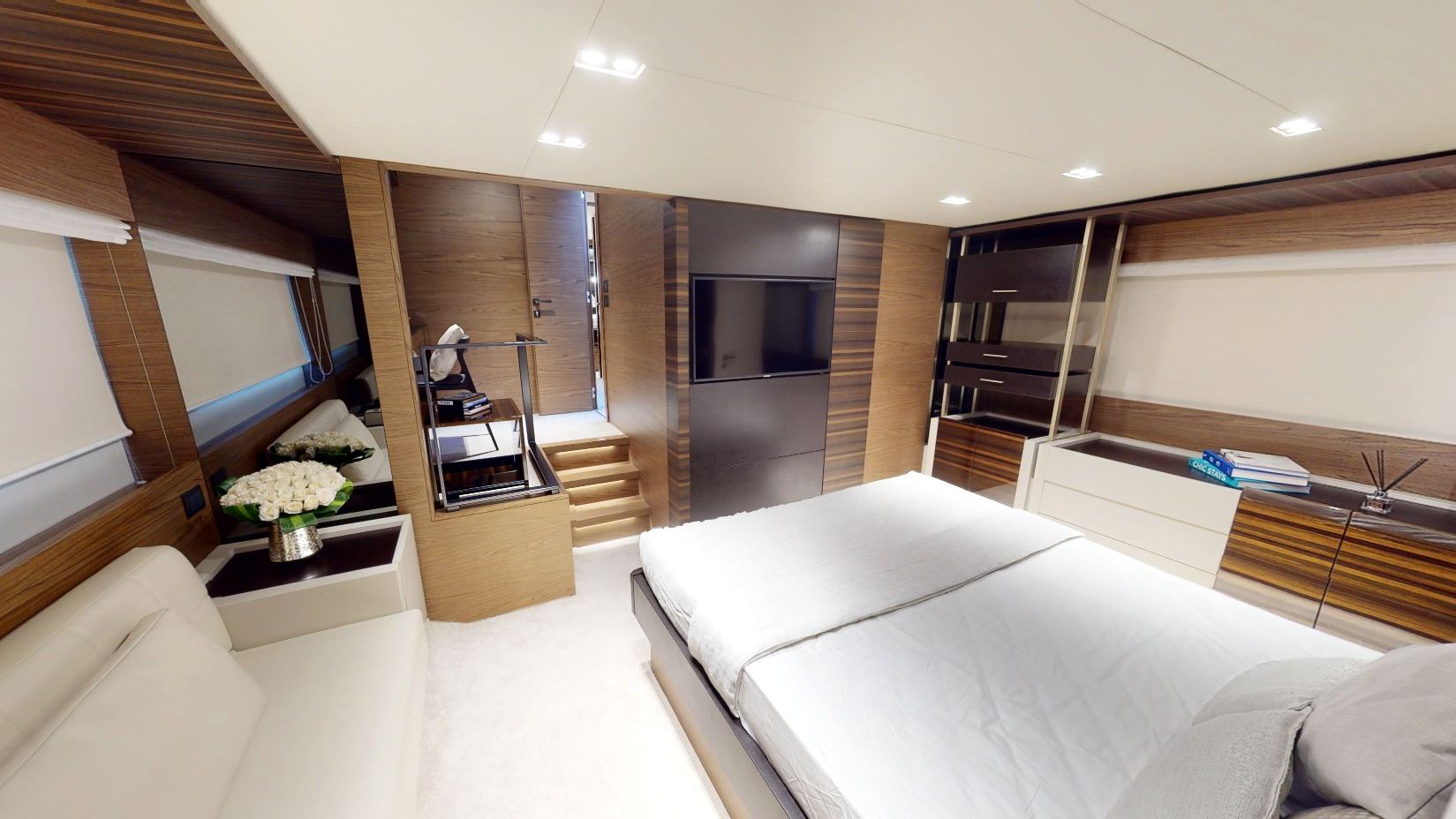 Ferretti 67 ft yacht, image 4