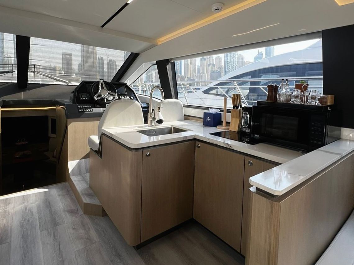 Sky Walker Zia yacht, image 6
