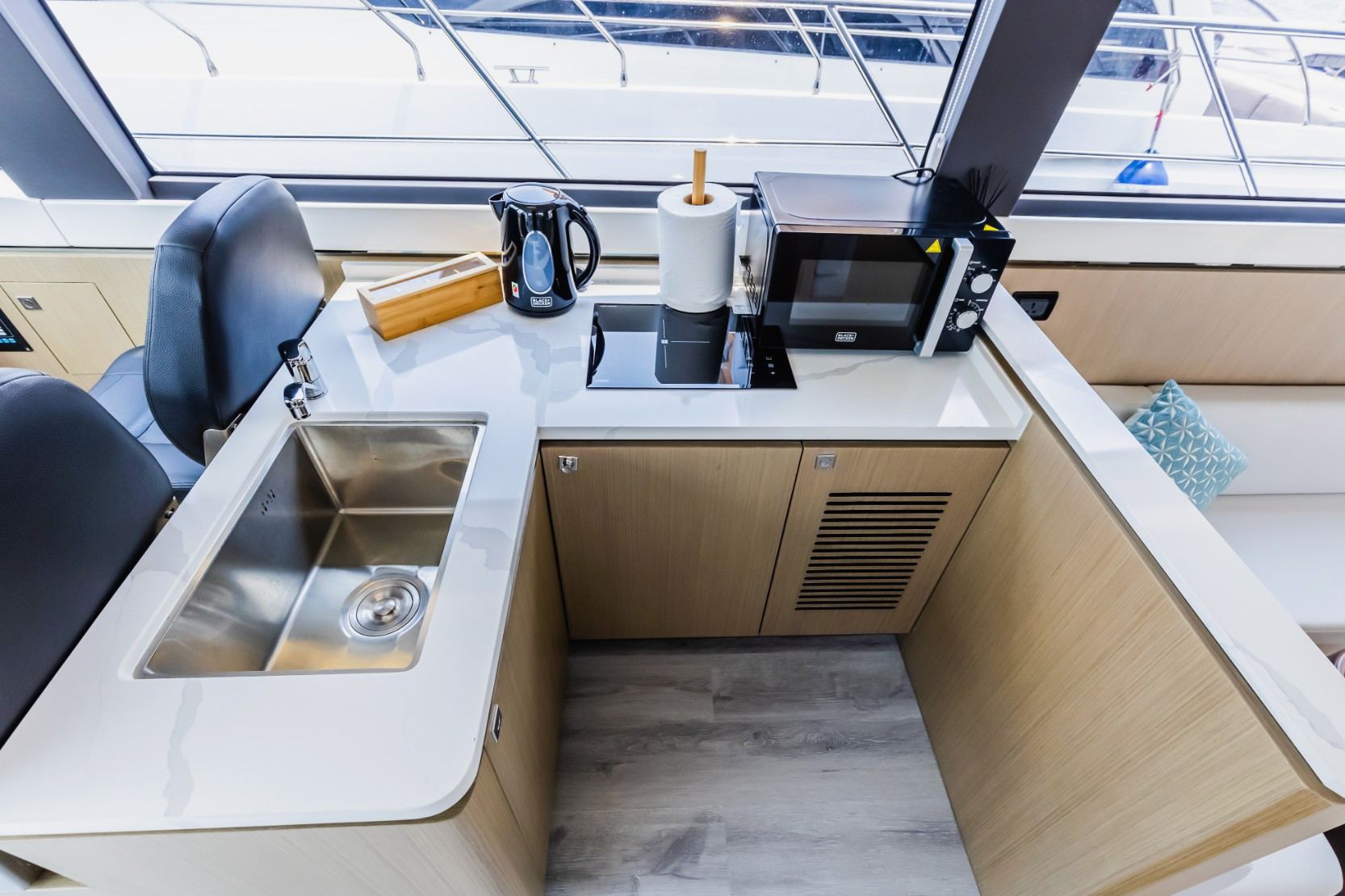 Sky Walker Lee yacht, image 3