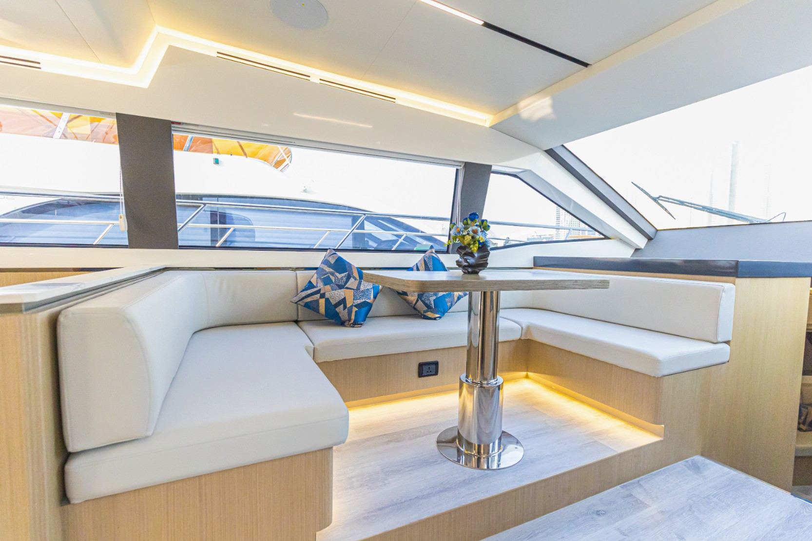 Sky Walker Axa yacht, image 4