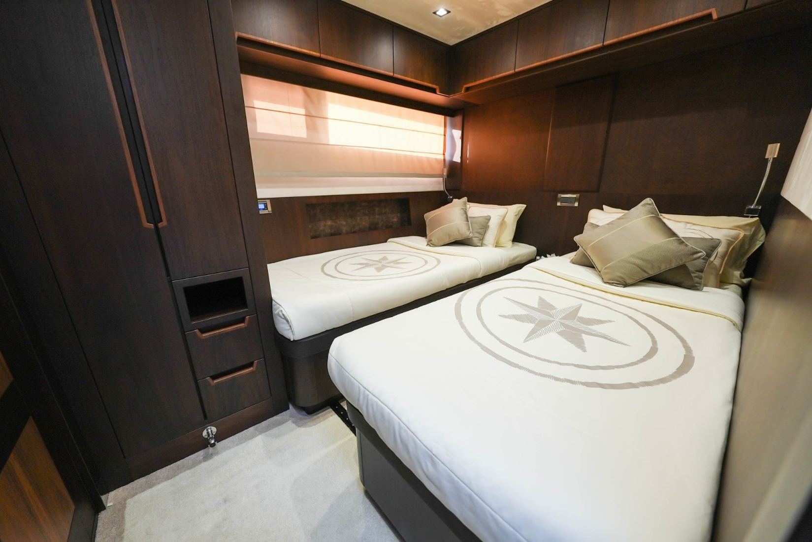 Galeon yacht, image 13
