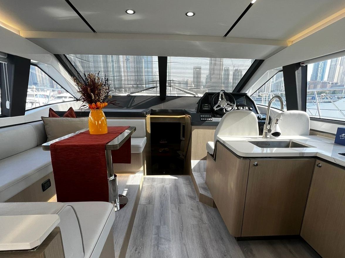 Sky Walker Rio yacht, image 7