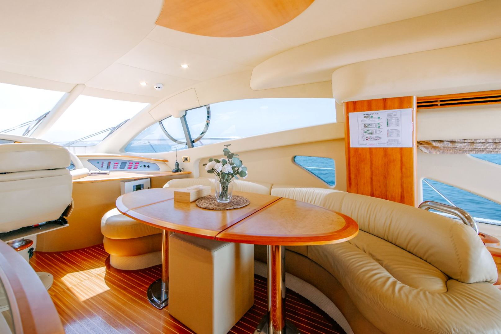 Azimut White Pearl yacht, image 9