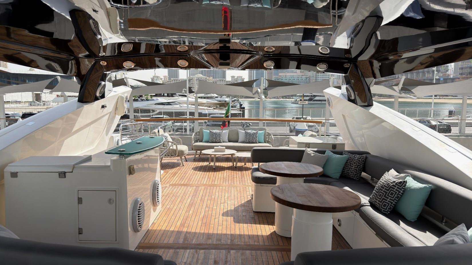Sunseeker Aarna yacht, image 12