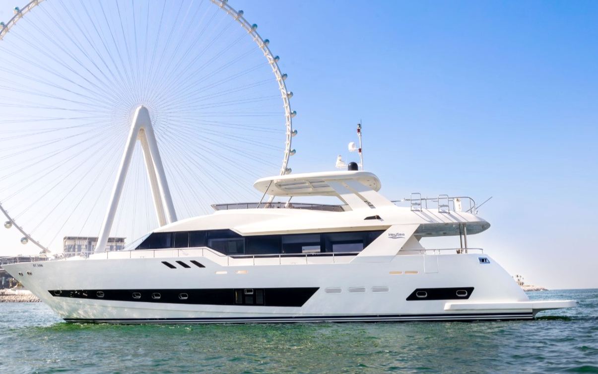 Sky Walker Caliente in Dubai, 96 ft