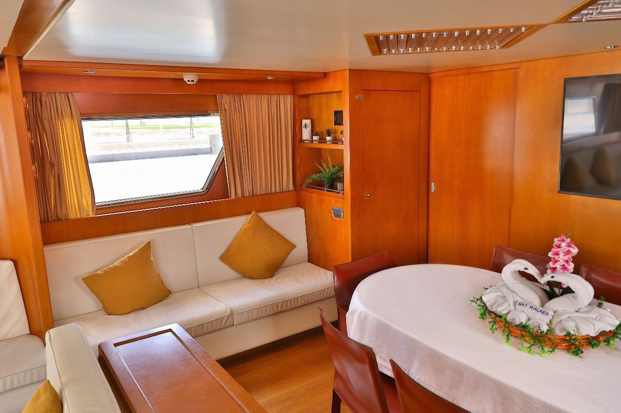 San Lorenzo yacht, image 4