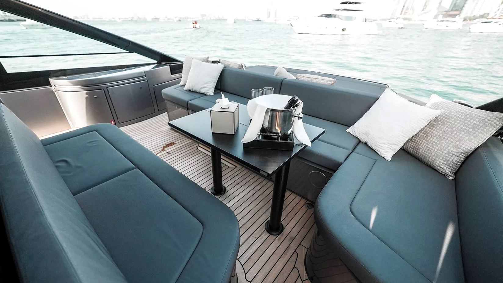 Pershing 5X Shark Grey yacht, image 11