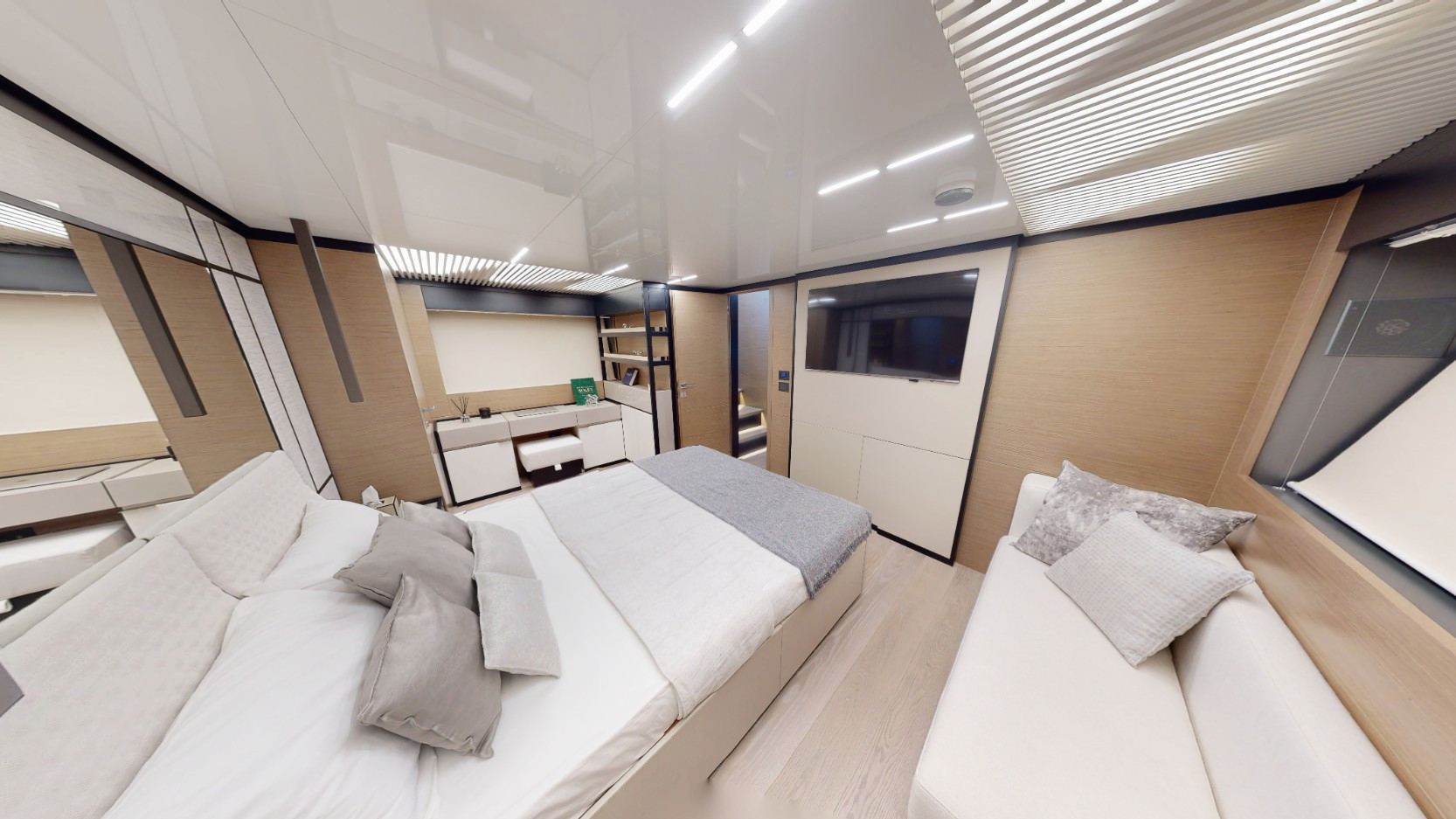 Ferretti 78 ft yacht, image 16