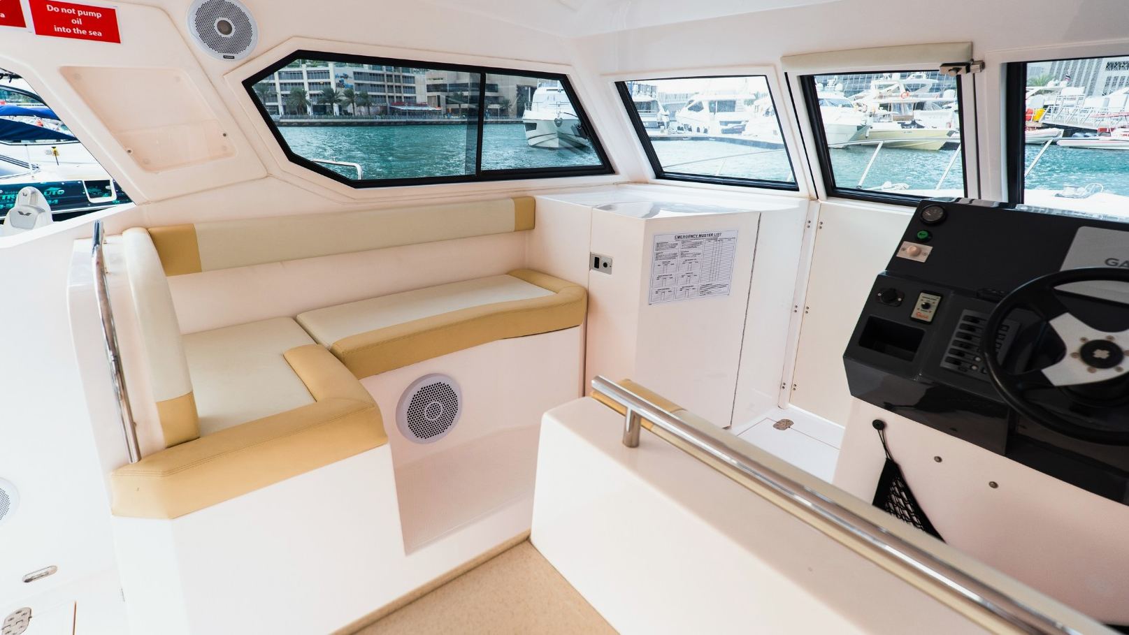 Silver Craft Thunder yacht, image 9