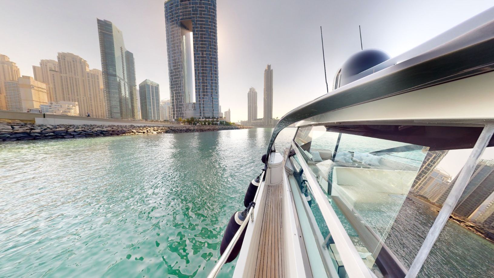 Pershing 5X Pearl White yacht, image 15
