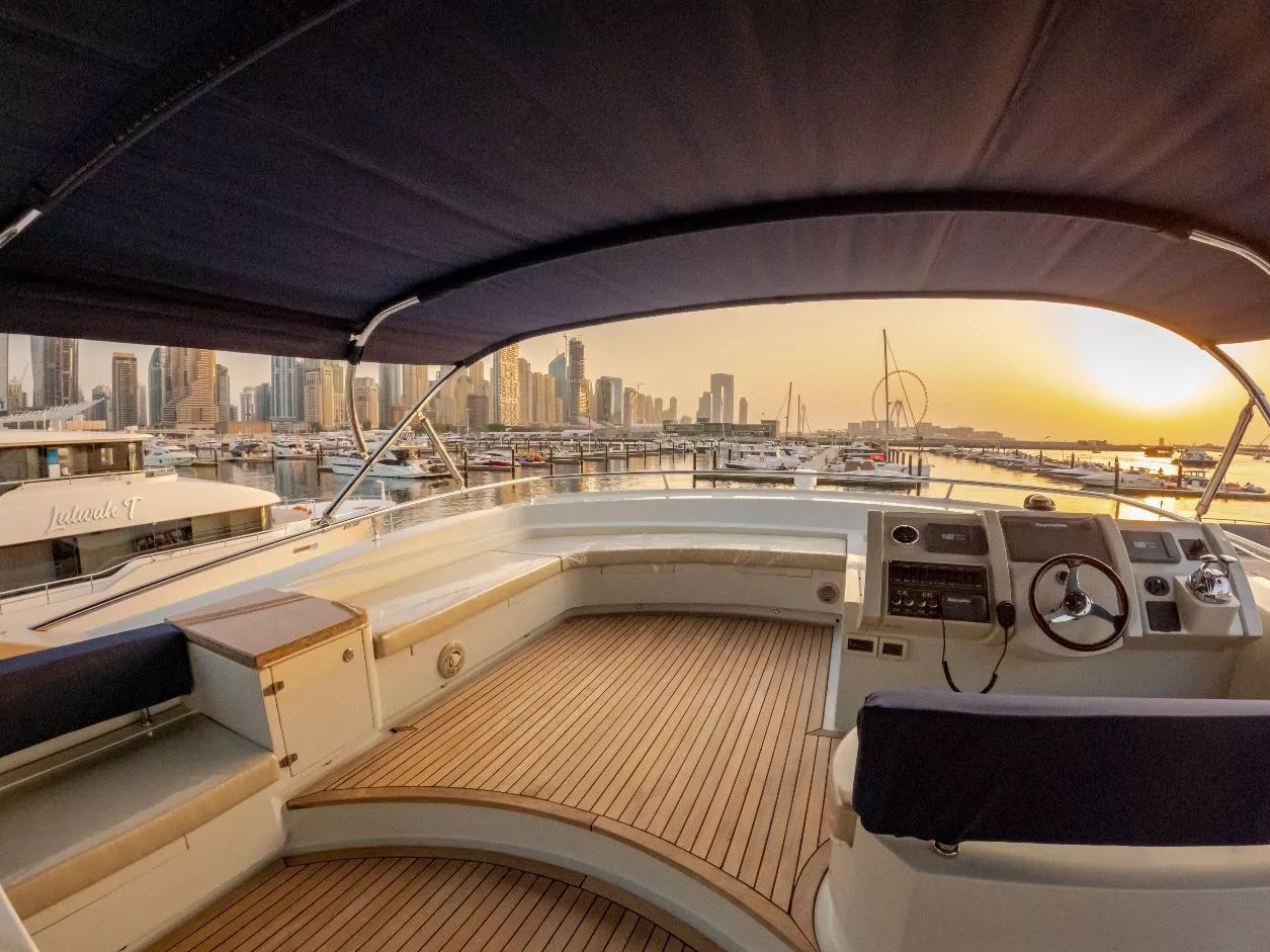Sky Walker Kona yacht, image 7