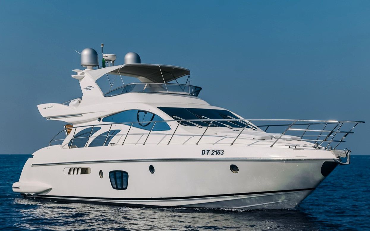 Azimut 8ofUs – 55 Fuß