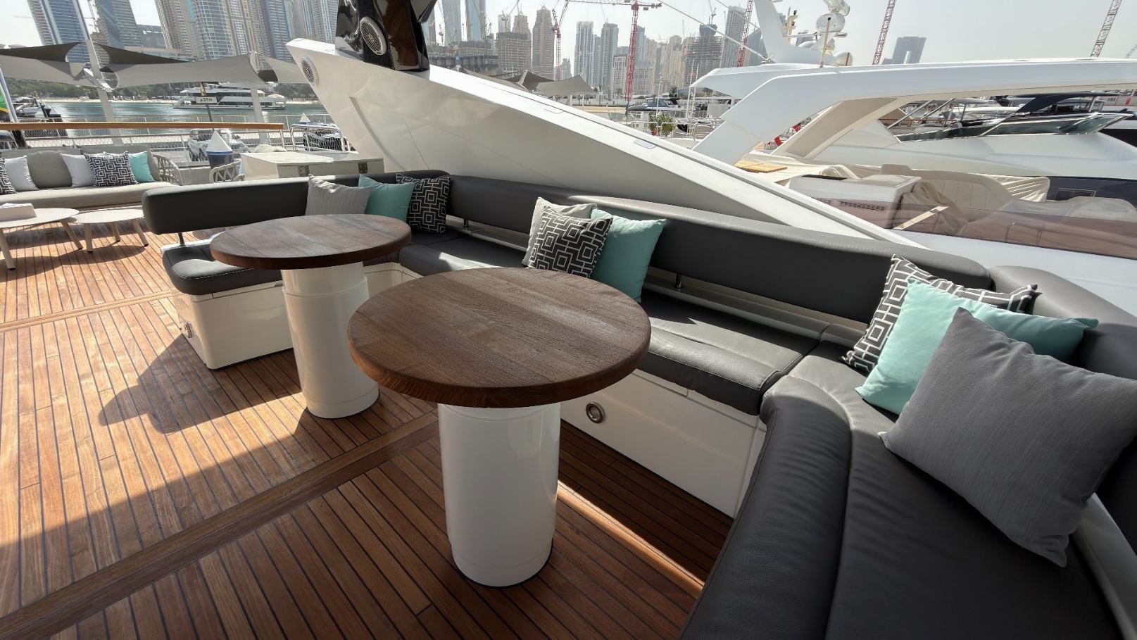 Sunseeker Aarna yacht, image 5