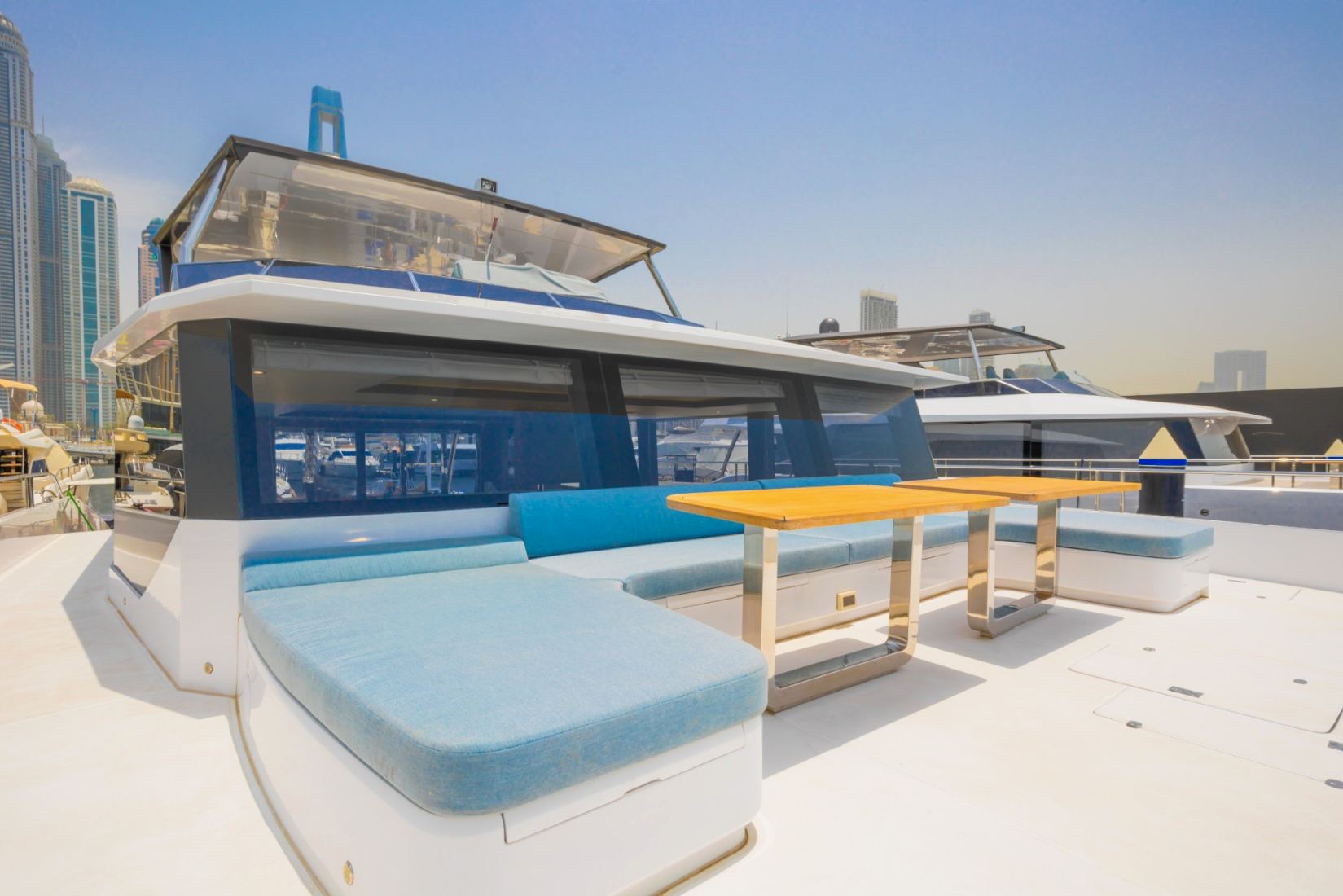 Sky Walker Volare yacht, image 2